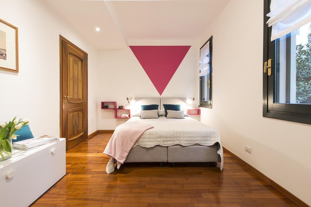Suite Home Milano Fiera Exterior photo