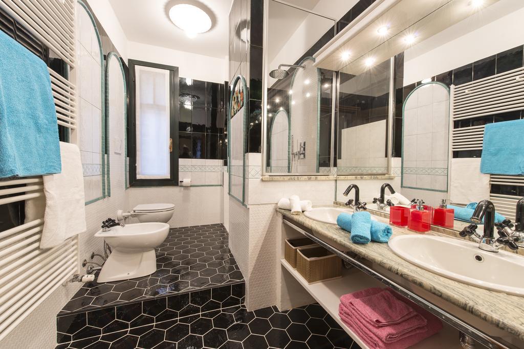 Suite Home Milano Fiera Exterior photo