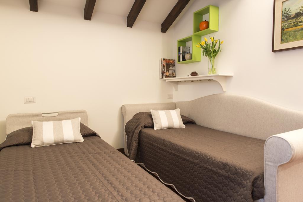 Suite Home Milano Fiera Exterior photo