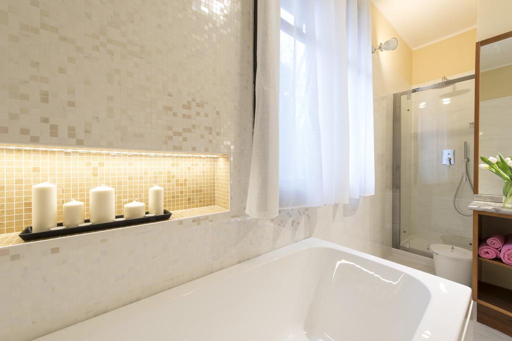 Suite Home Milano Fiera Exterior photo