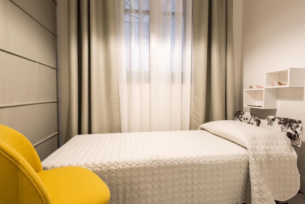 Suite Home Milano Fiera Exterior photo