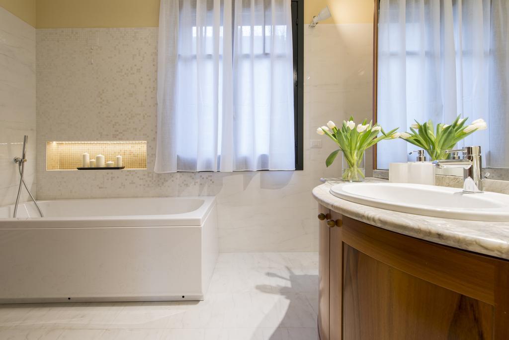 Suite Home Milano Fiera Exterior photo