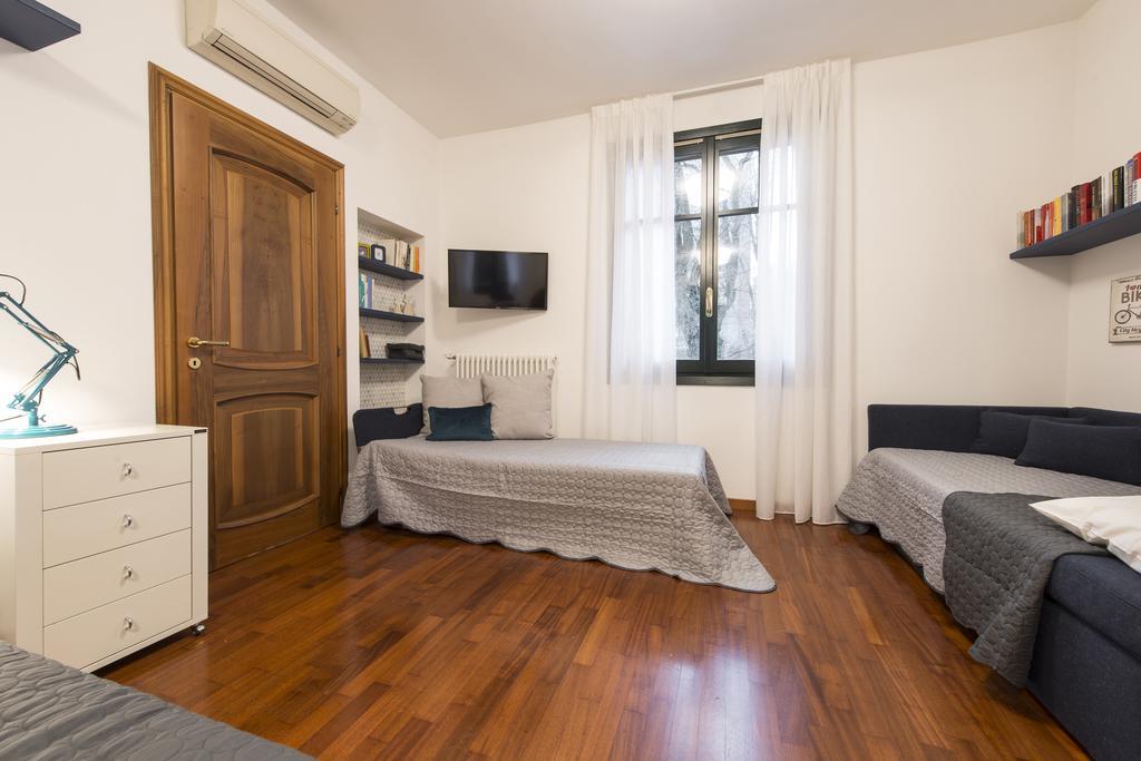 Suite Home Milano Fiera Exterior photo