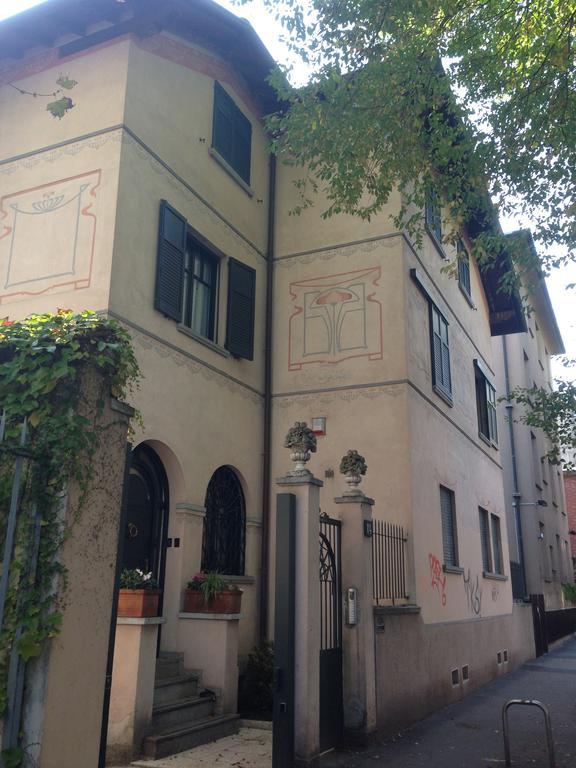 Suite Home Milano Fiera Exterior photo